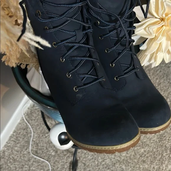 Timberland Women's Navy Heeled Boots - Picture 2 of 3